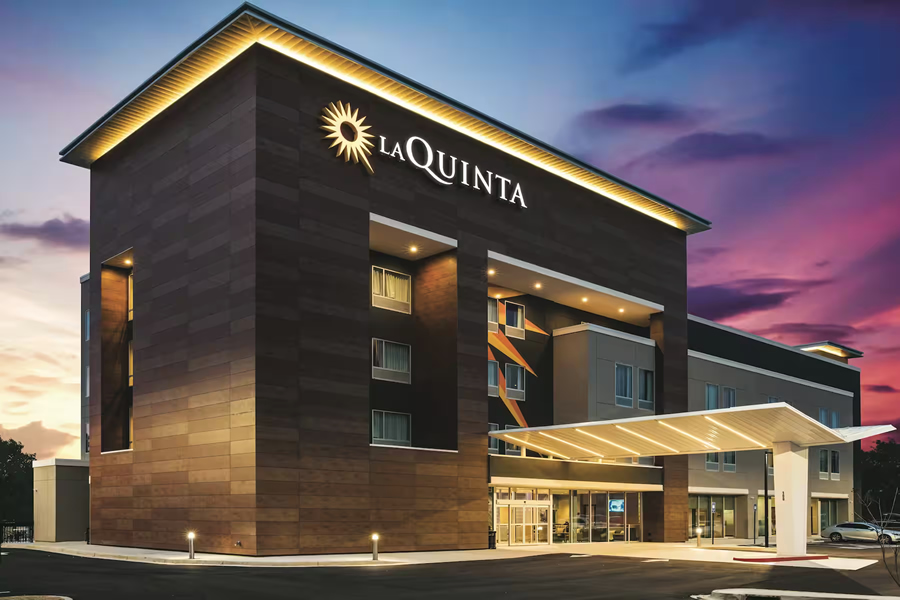 La Quinta Inn & Suites