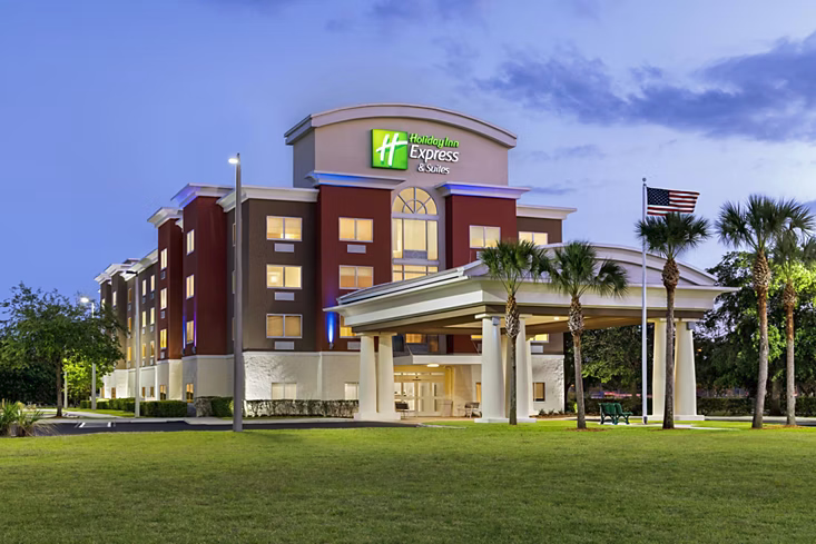 Holiday Inn Express & Suites