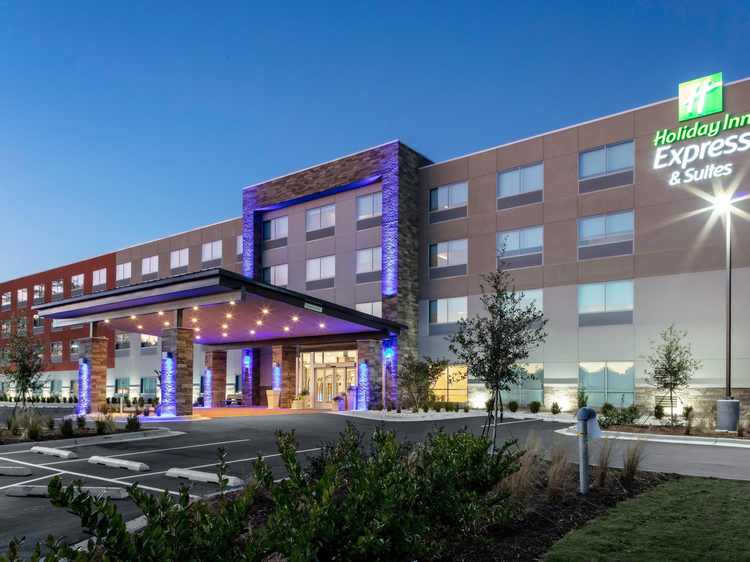 Holiday Inn Express & Suites